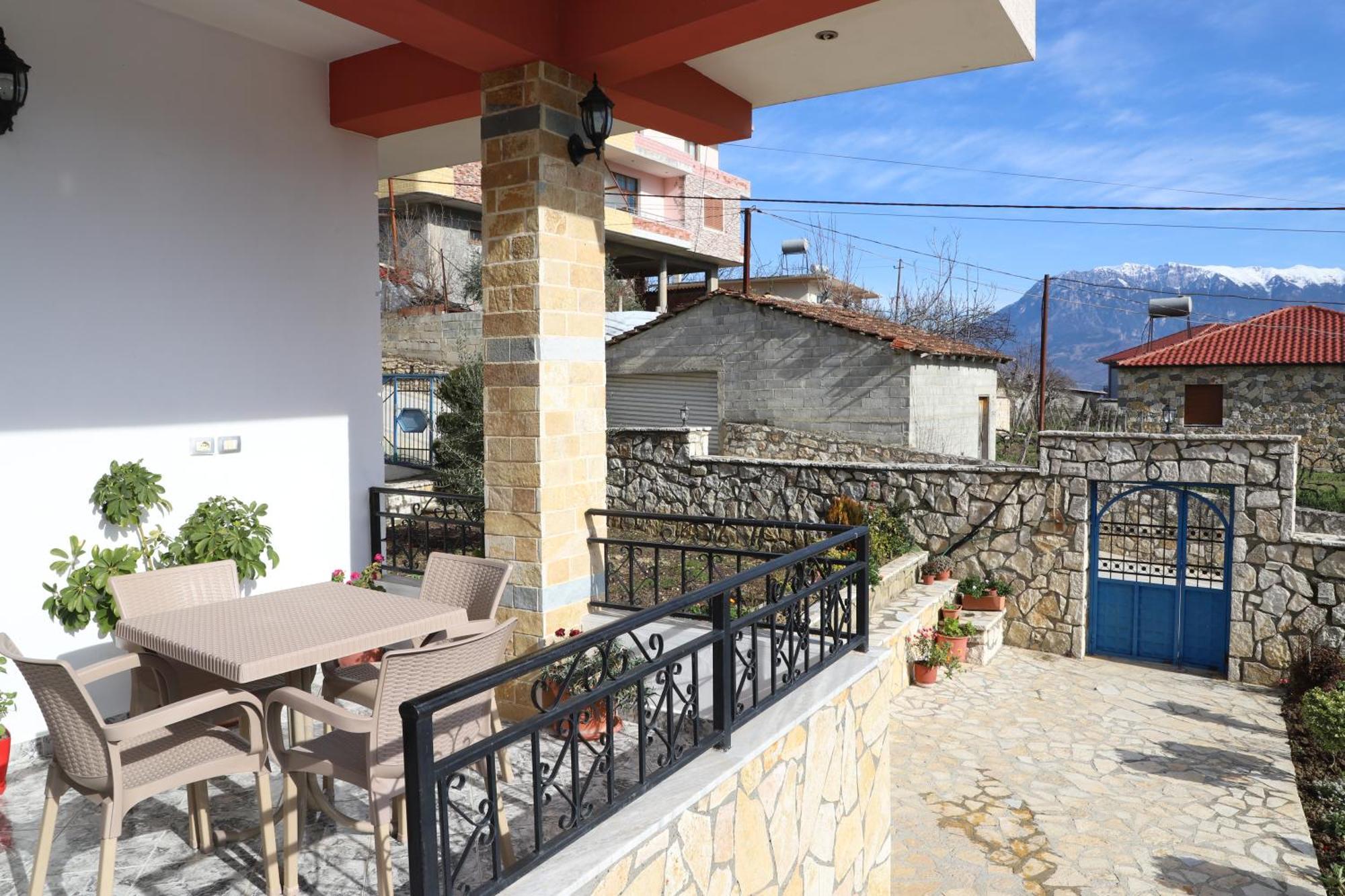 Villa Xherimeja Family Oasis Berat Room photo