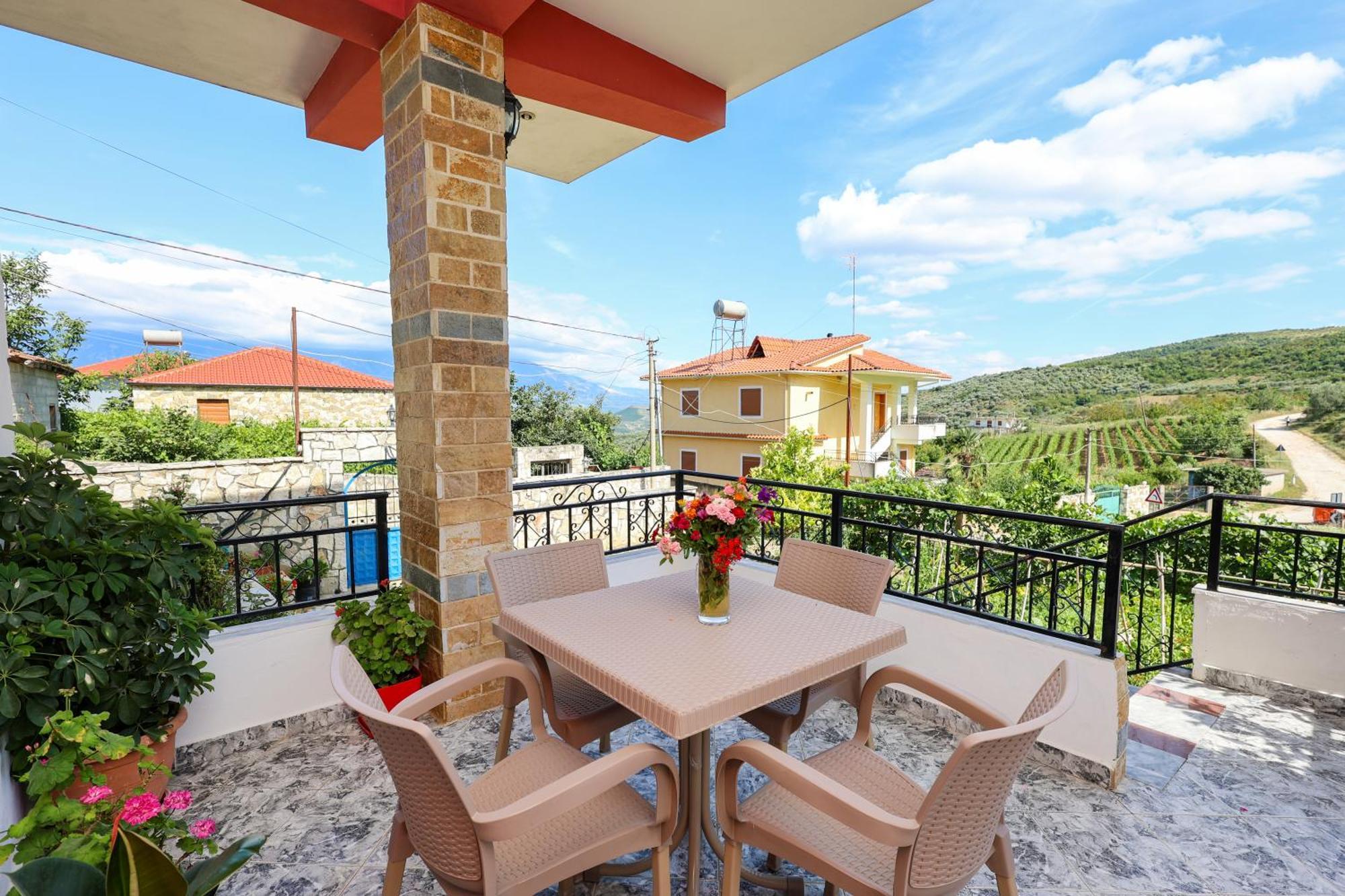 Villa Xherimeja Family Oasis Berat Exterior photo
