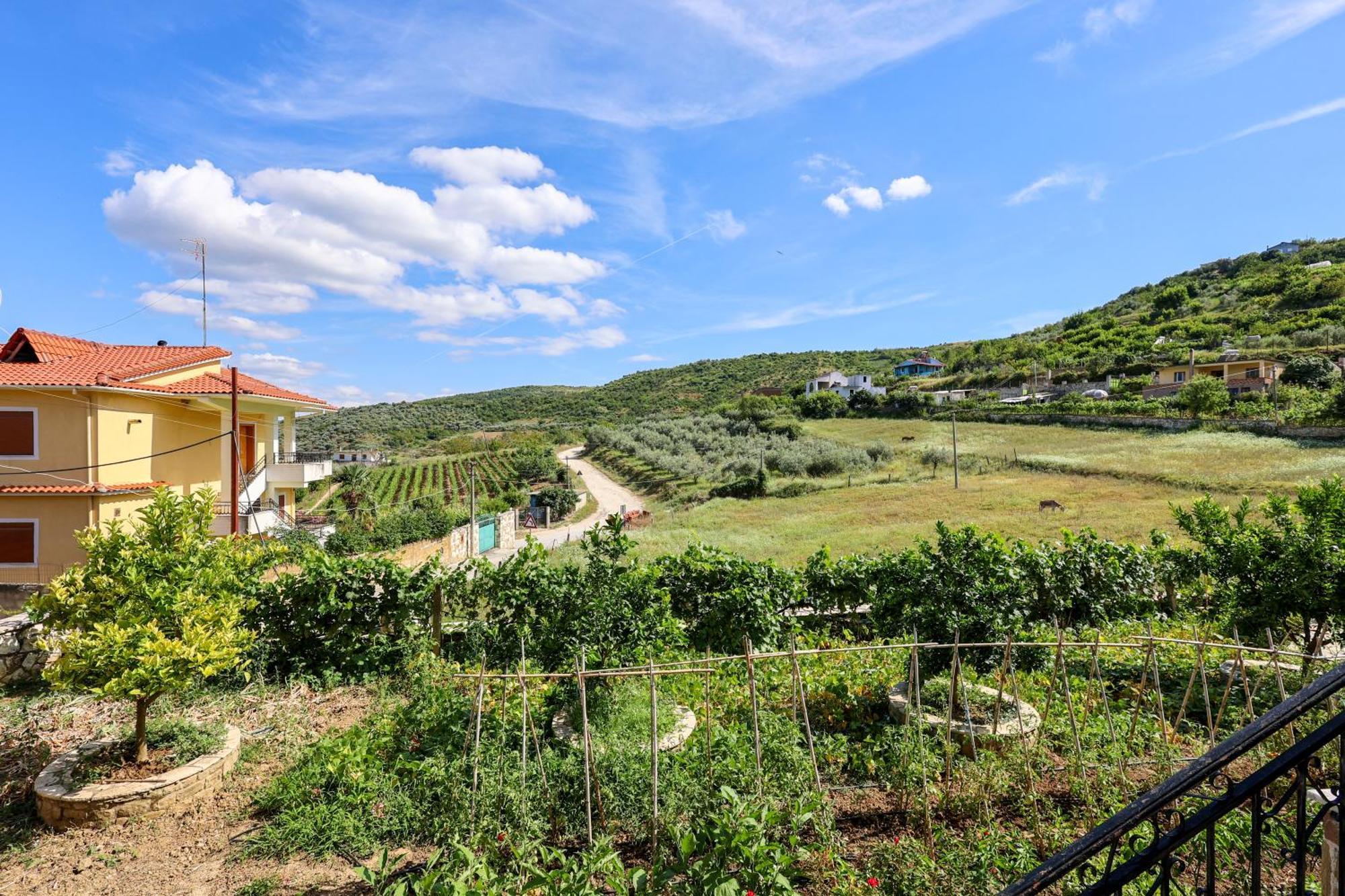 Villa Xherimeja Family Oasis Berat Exterior photo